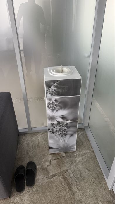 Продам диван и бойлер для воды