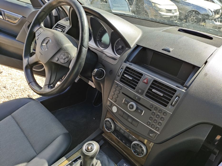 Продавам на части Мерцедес С200 2009г 136ксW204