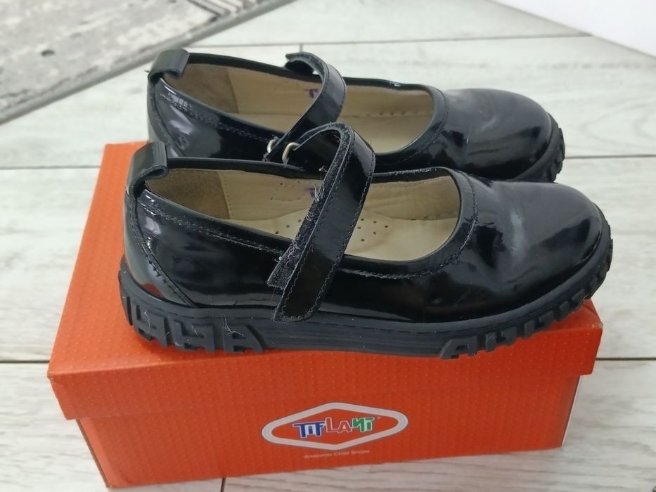 Продам туфли на девочку