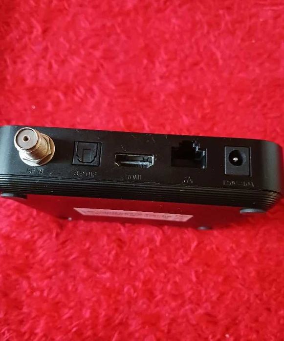 Чисто нов комплект ЕON Box SDSTB02 4К с телевизия