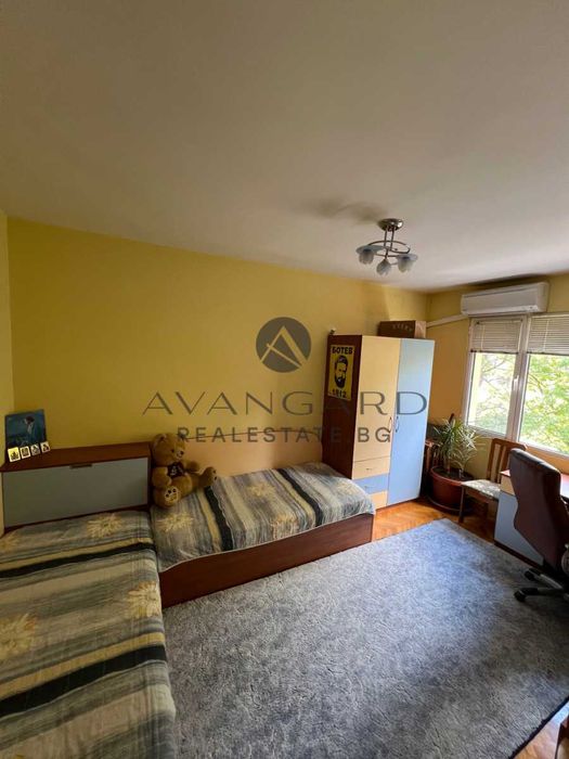 Продава се Тристаен апартамент в Пловдив, Кючук Париж - 81 кв.м за 920 €/кв.м - Снимка #8