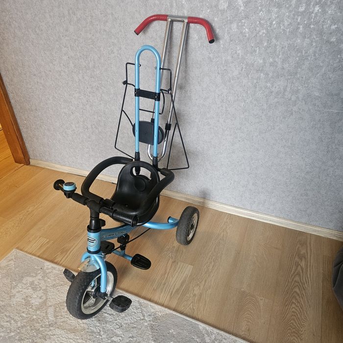 Продам велоколяску.