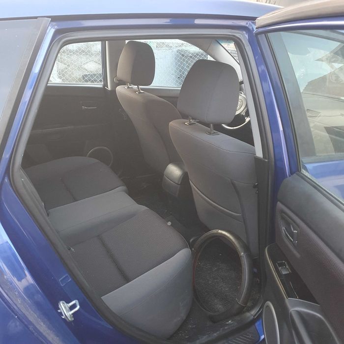 Vând sau dezmembrez Mazda 3