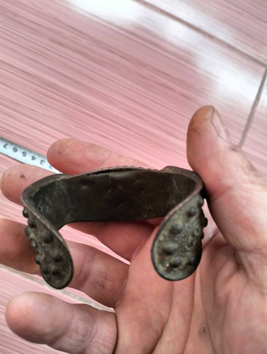 Стара гривна рогатка