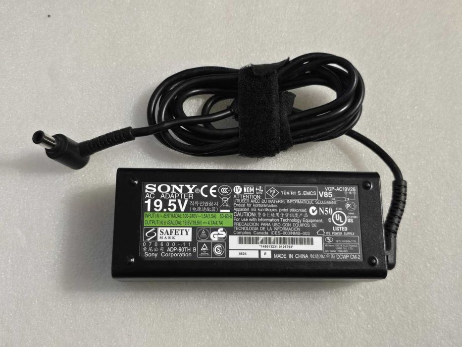 Încărcător Sony 19.5V 4.7A 90W, Mufă 6.5 x 4.4mm (Model VGP-AC19V26)