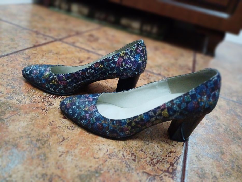 Pantofi damă,  din piele,  marimea 37