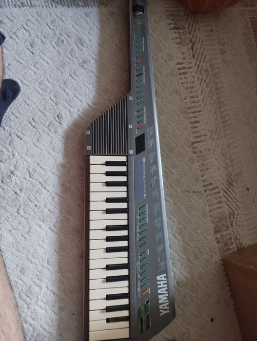 Продам музыкальный инструмент