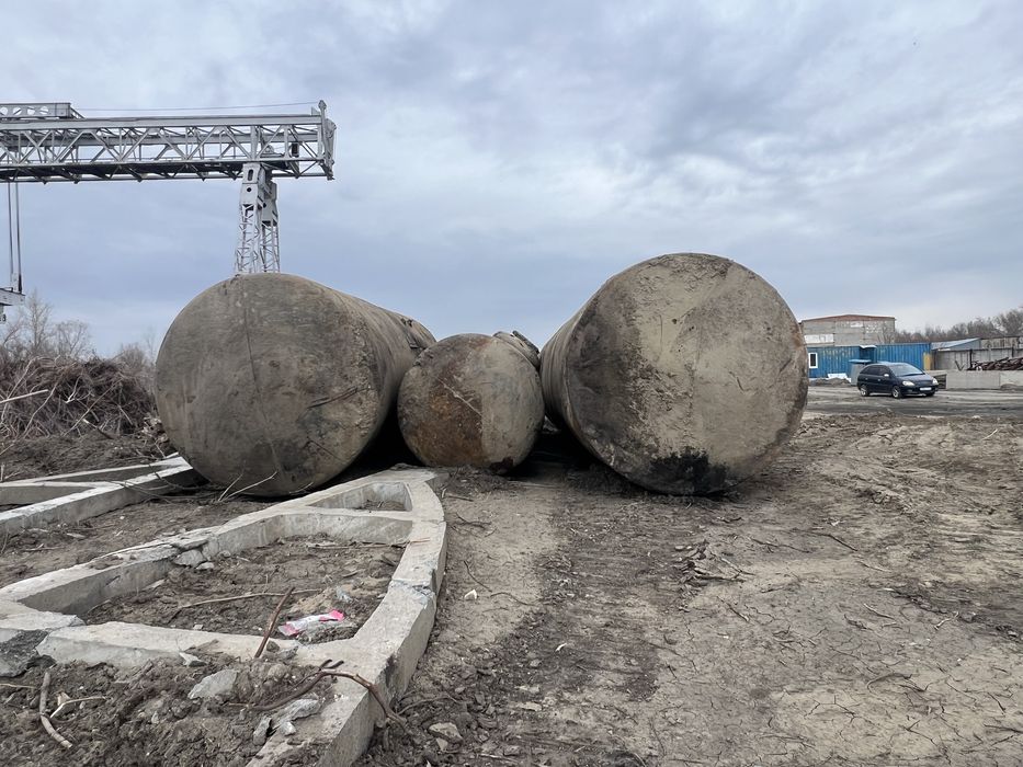 Продам емкости 32 и 70 кубов