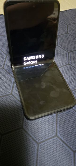 Samsung Galaxy Z Flip7 FE