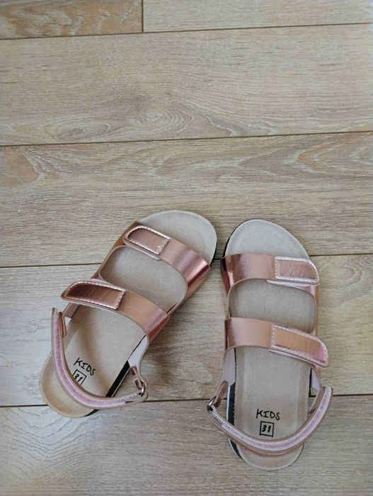 Сандали , Розови с метален ефект