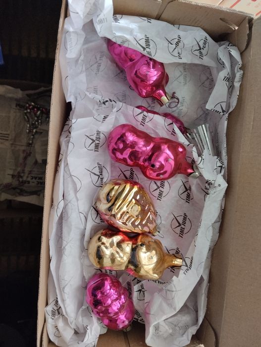 Ёлочные игрушки .