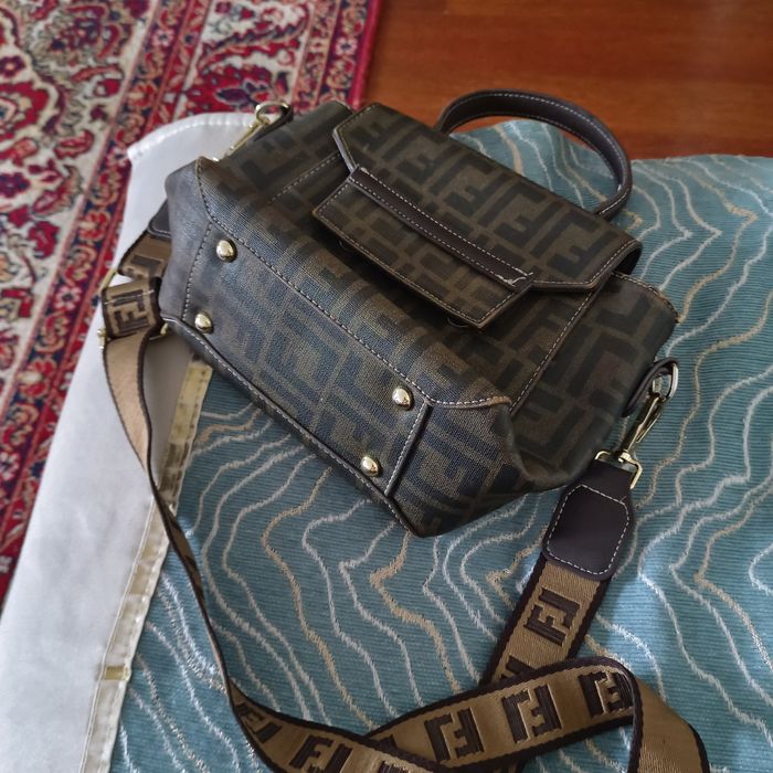 Сумка fendi baguette