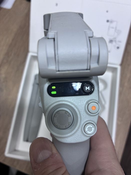 DJI Osmo Mobile SE Gimbal / Стабилизатор за телефон – като нов