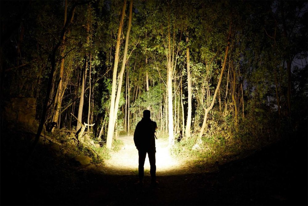 Lanterna Olight Baton 3 Pro Max 2500lm, 145m max, noua sigilata