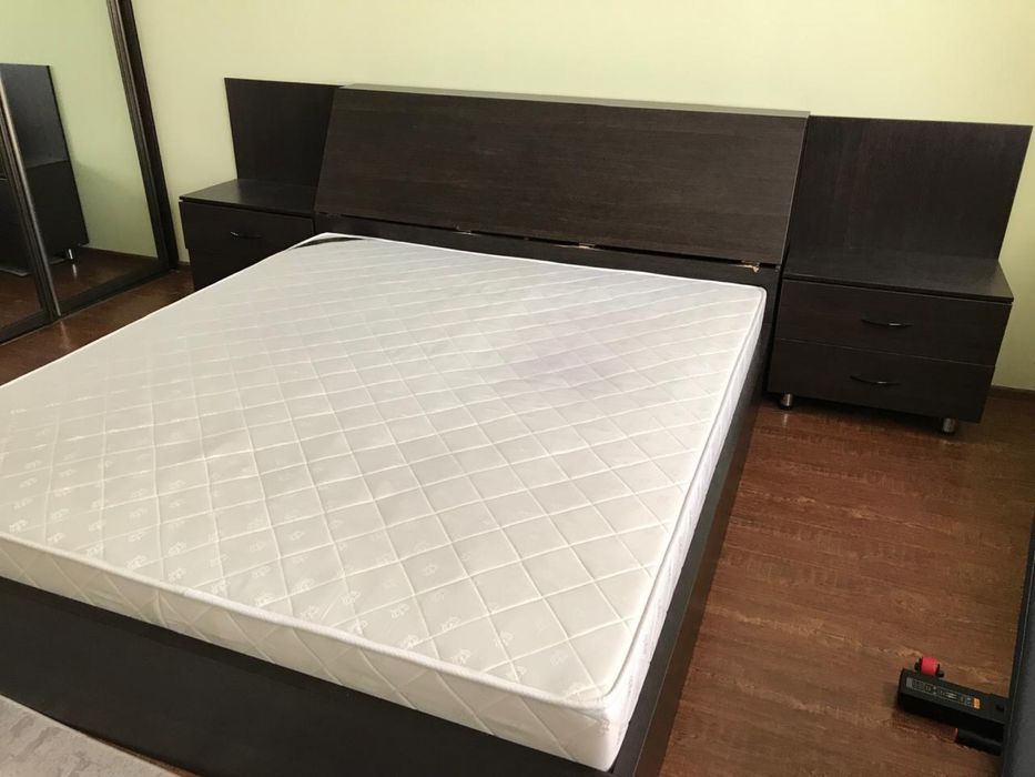 Двухспальная кровать