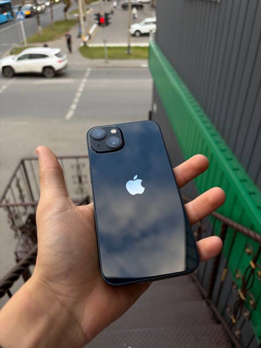 Iphone 13, 256гб, 100акб( менялся на хороший )