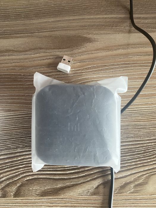 Усилитель WI-FI и адаптер к нему.