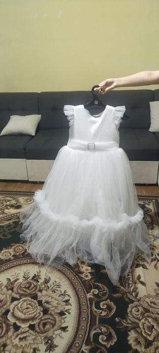 Продам бальное платья для девочек