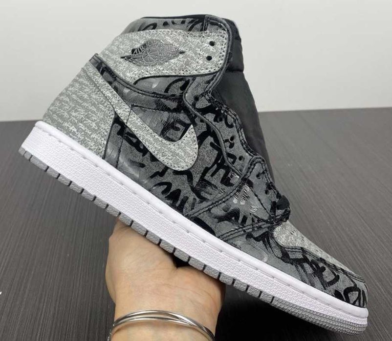 Мъжки маратонки Nike Air Jordan 1 Retro High OG REBELLIONAIRE