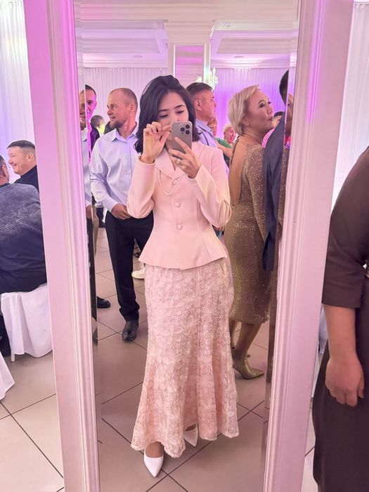 Платье вечерное 42-44 в отличном состоянии продается