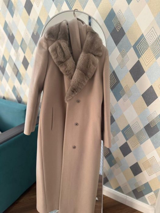 Пальто с норковым воротником