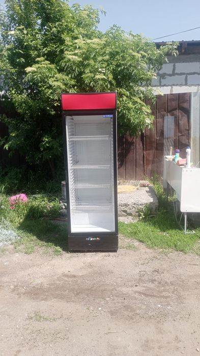 Холодильник витринный
