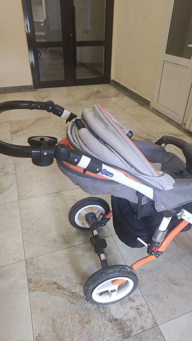 Продаю коляску прогулочную