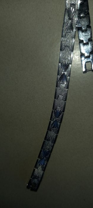 Гривни с морски мотиви и сребърна