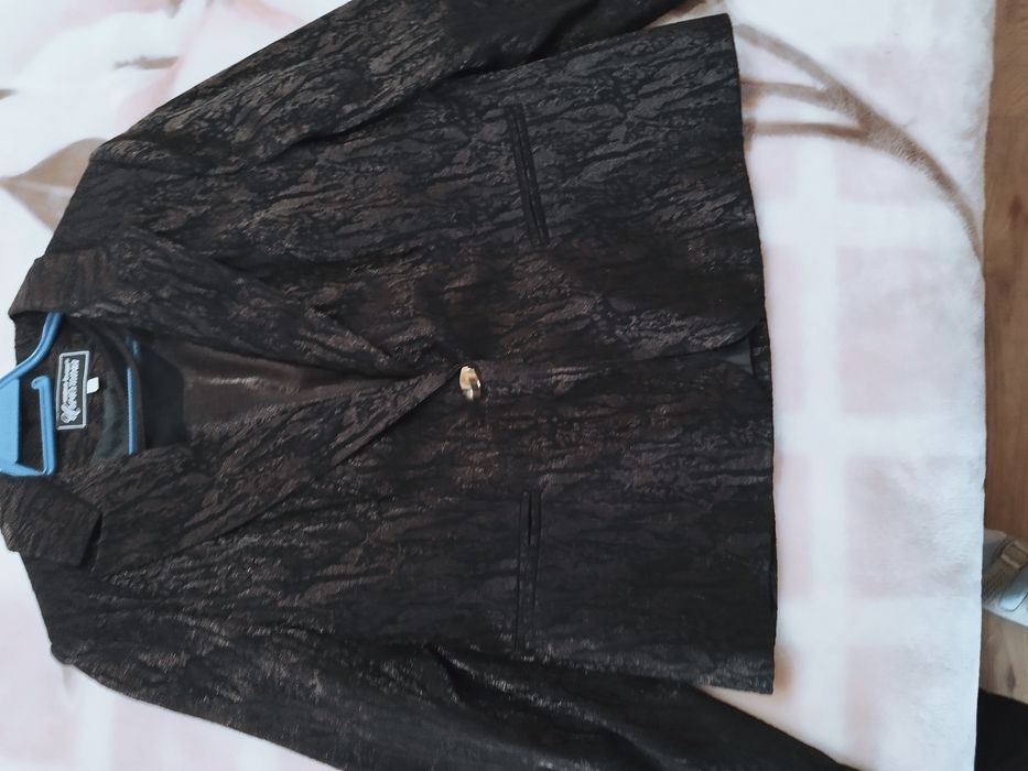 Елегантни, стилни дамски костюми на Чичолина р-р50 и Жана Жекова