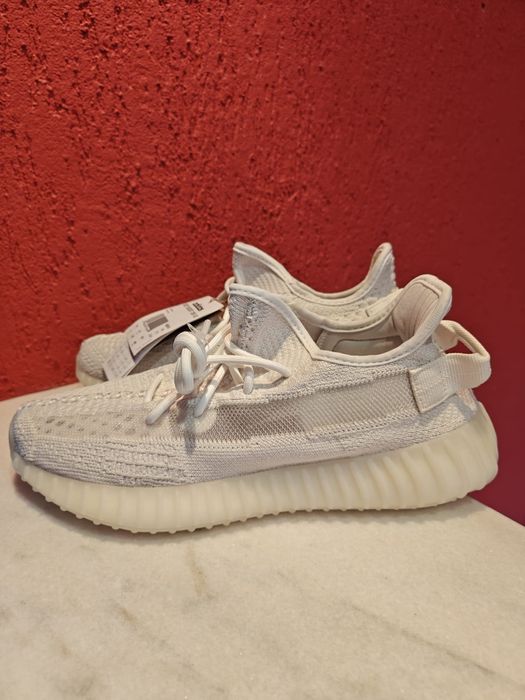 Yeezy Boost 350 V2