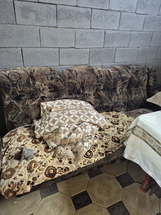 Продам диван с креслами