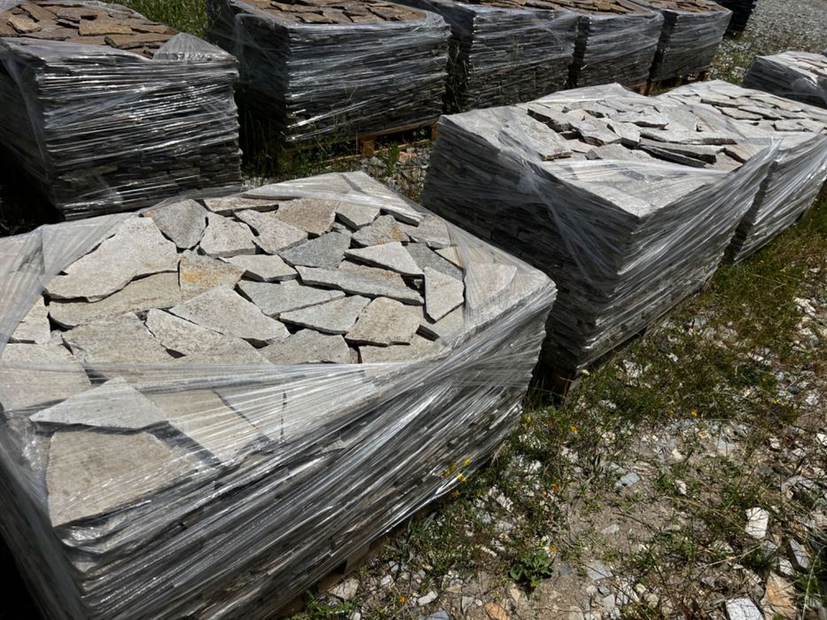 Облицовка от естествен камък- гнайс