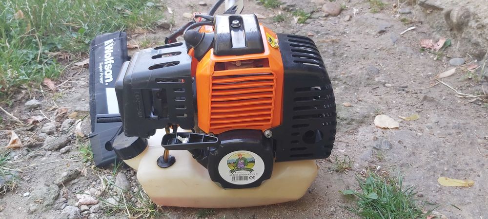 Motocoasă pe benzină 52cc, 2.2 kW – Tijă demontabilă | Puternică | Stare foarte bună
