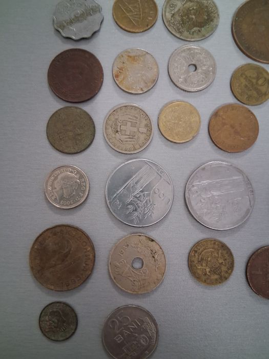 различни ретро пари от България и други държави