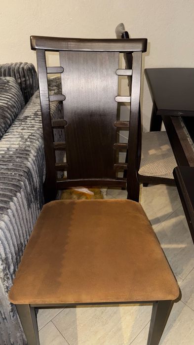 Поръчкова трапезна маса и столове