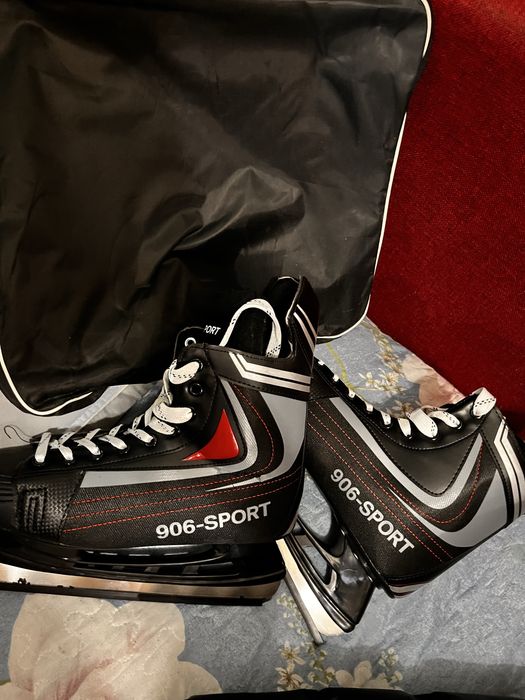 срочно продается Коньки