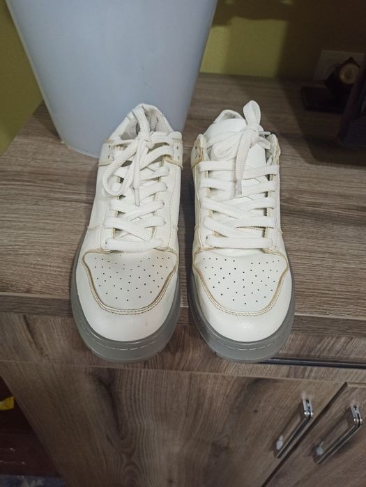 Мужские кроссовки