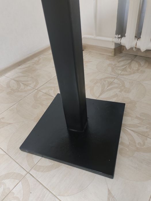 Продается круглый стол