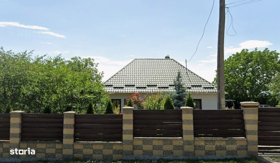 Teren intravilan si constructii, Salcea, Jud. Suceava - 3074866