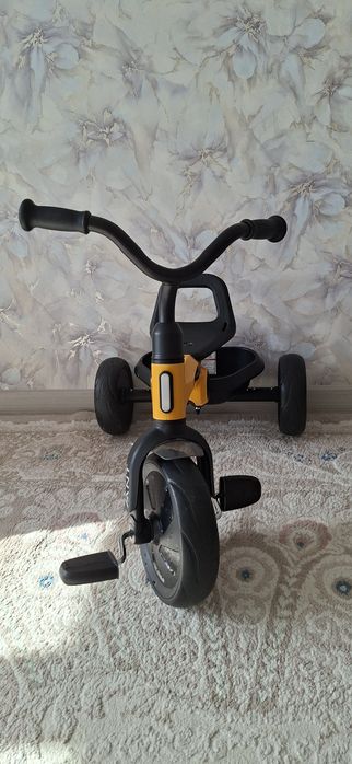 Трехколесный велосипед