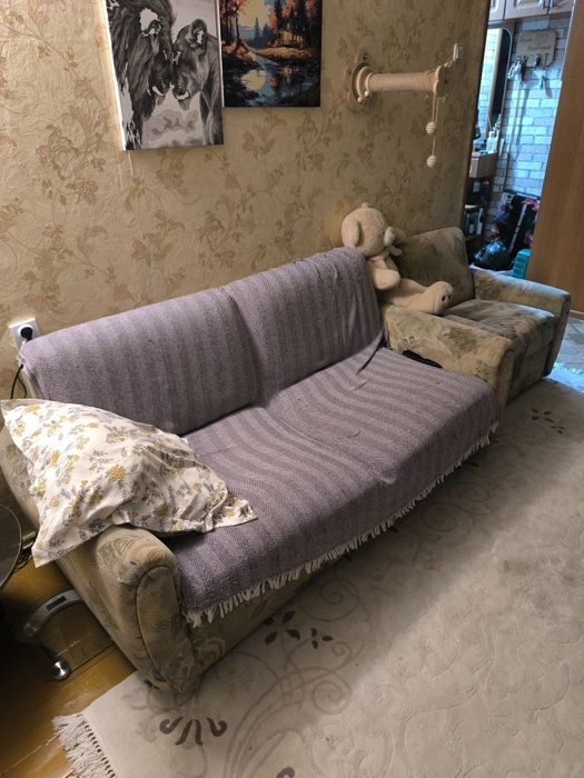 Диван и кресло отдам даром