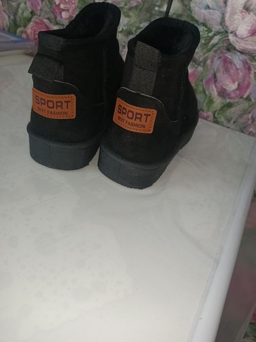 Продам Уги новые