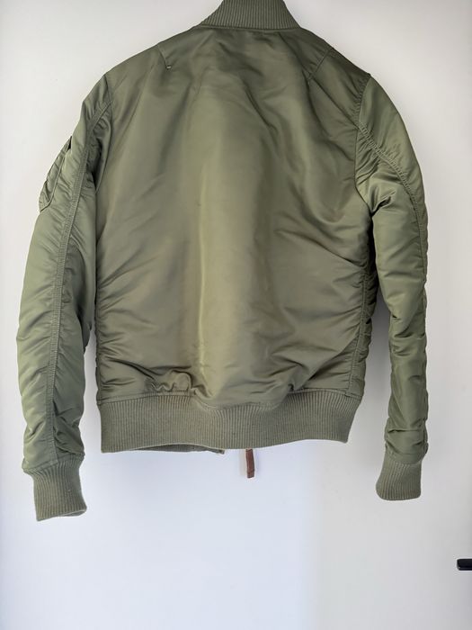 Яке Alpha Industries тип bomber