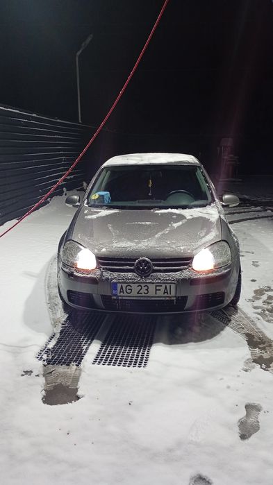 Vând golf 5 1.6 benzina