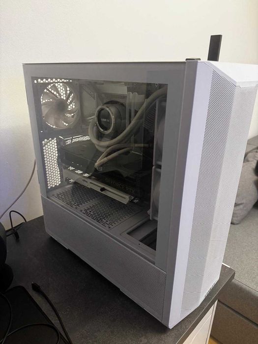 Full Setup Gaming: PC i7-14700K / RTX 4060 Ti + Monitor Alienware 240Hz + Periferice + UPS + Birou & Scaun