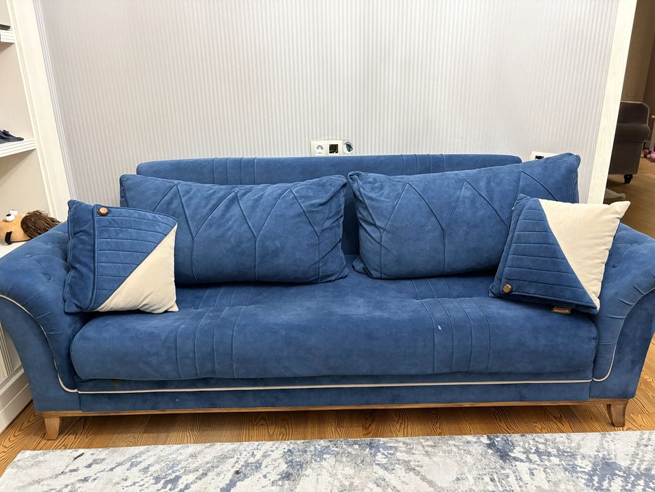Продам синий диван раздвижной