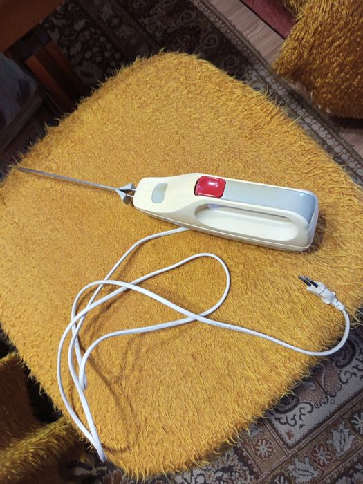 Продавам електричен  нож