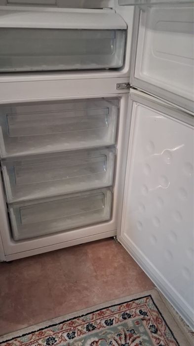 Продам холодильник