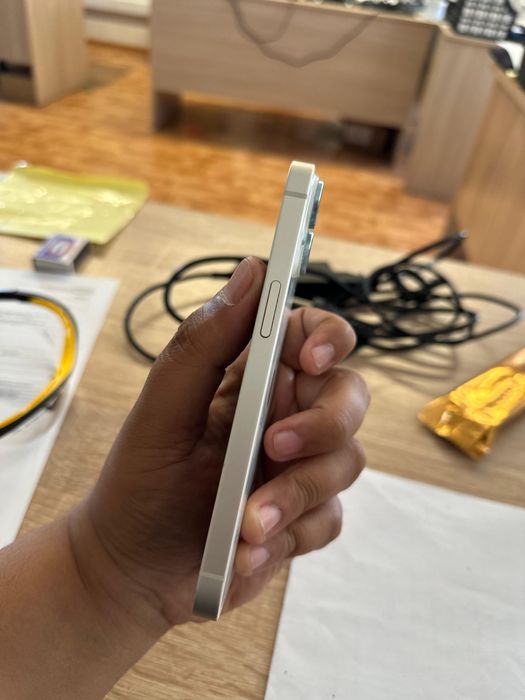 Продам Iphone 14
