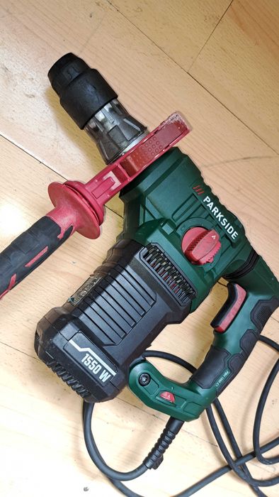 Продава се перфоратор